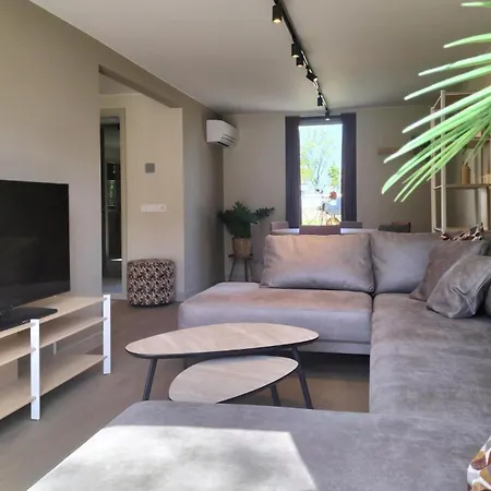 5 Bedroom Luxurious In * Афферден