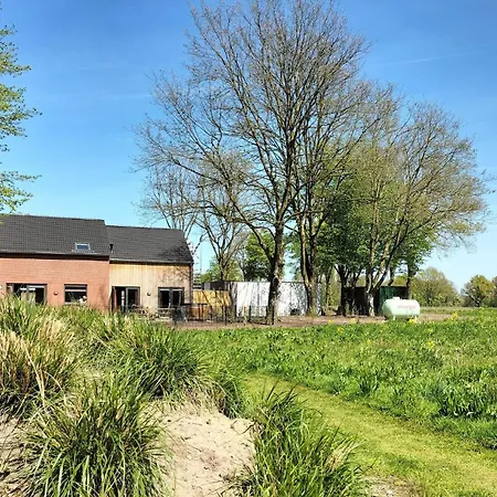 Holiday home 5 Bedroom Luxurious In