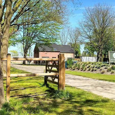 Holiday home 5 Bedroom Luxurious In